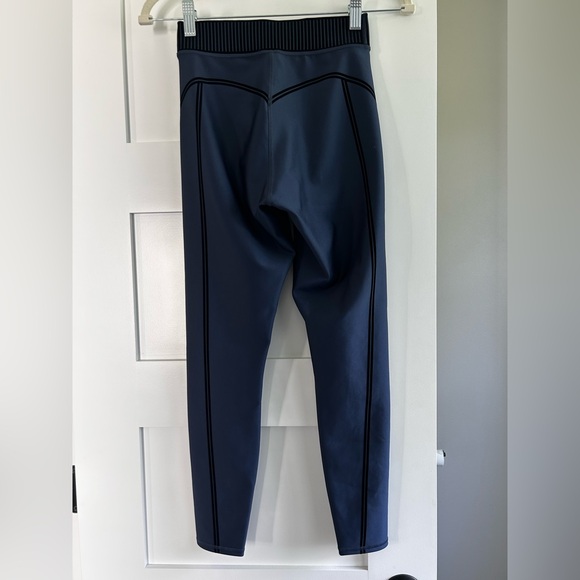 Alo Airlift High-Waist 7/8 Line Up Legging - Picture 1 of 4